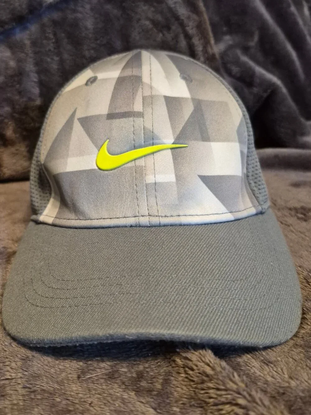 Nike Boys Baseball Cap Mesh Adjustable Gray Geometric Pattern Size 4-7